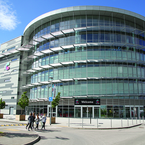 Students arriving at the Ellesmere Port Campus